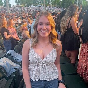 Meet your Posher, Amelia